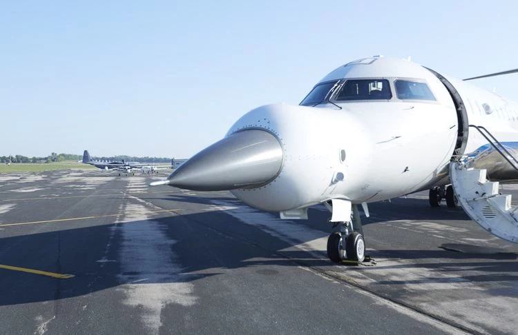 Northrop Grumman - Bombardier CRJ700 ze specjalnym pakietem modernizacyjnym 