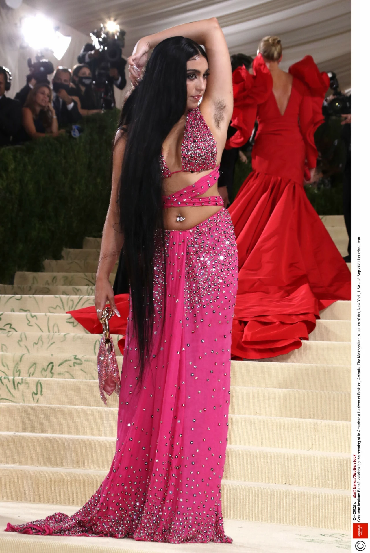 Lourdes Leon pokazuje owłosioną pachę Lourdes Leon pokazuje owłosioną pachę