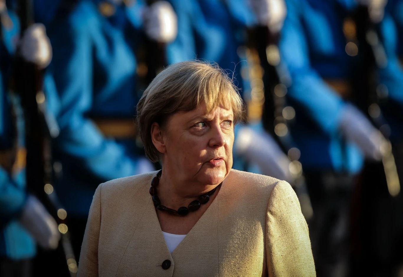 Angela Merkel była jedną z pasażerek specjalnego kursu pociągu DB. Zamiast superprędkości była spora wpadka