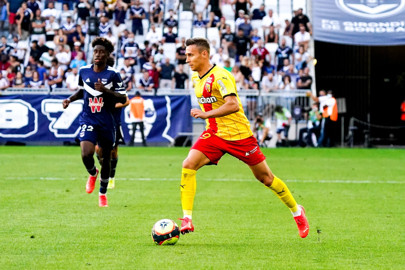 Przemysław Frankowski w meczu RC Lens z Girondins Bordeaux Przemysław Frankowski w meczu RC Lens z Girondins Bordeaux