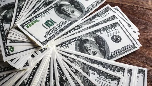 Dolar na huśtawce. Kurs euro wysoki, ale stabilny