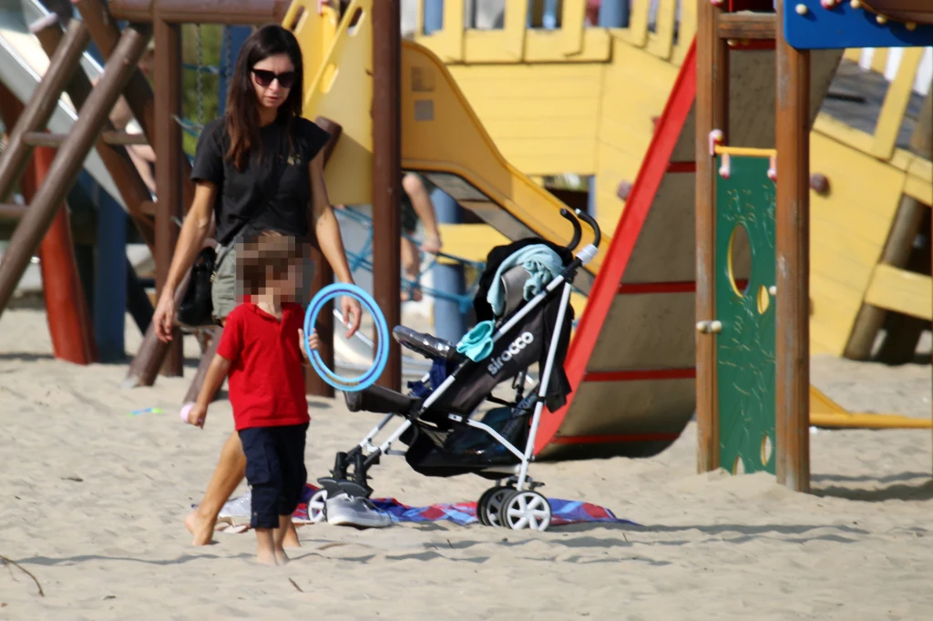 Marta Kaczyńska z synkiem na plaży i placu zabaw! Marta Kaczyńska z synkiem na plaży i placu zabaw!
