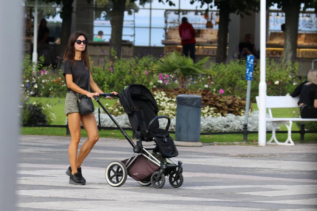 Marta Kaczyńska z synkiem na plaży i placu zabaw!