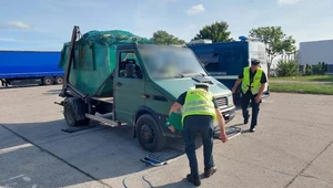 Transport bez amortyzatorów, oświetlenia i na łysych oponach