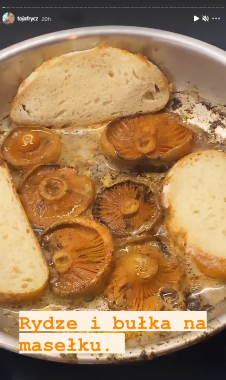 Olga Frycz zajada się grzybami z patelni. Foto: Instagram / @tojafrycz Olga Frycz zajada się grzybami z patelni. Foto: Instagram / @tojafrycz