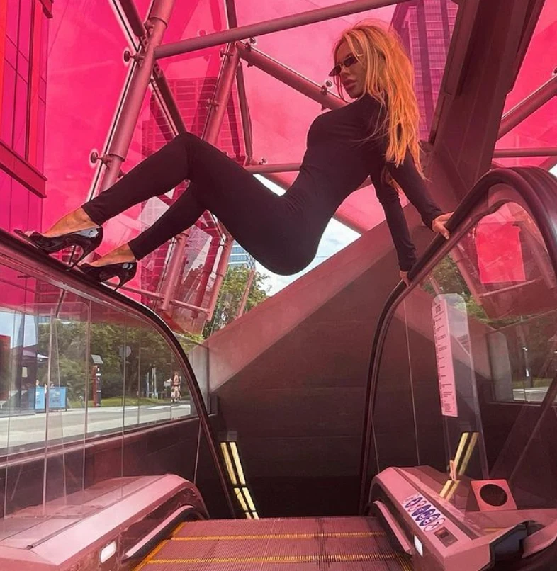 Doda w metrze fot. Instagram (instagram.com/dodaqueen) Doda w metrze fot. Instagram (instagram.com/dodaqueen)