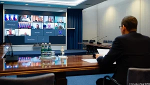 "Jesteśmy na posterunku - dla bezpieczeństwa Polaków" - napisał premier Mateusz Morawiecki