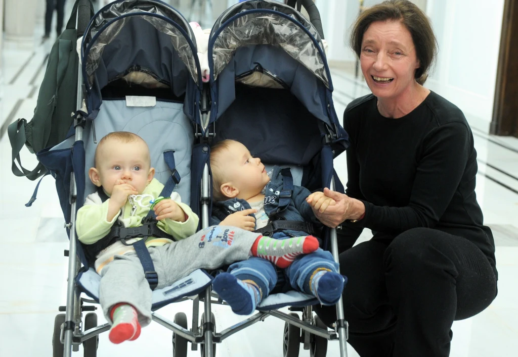 Barbara Sienkiewicz z bliźniętami w 2015 roku.