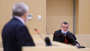 Prokurator Piotr Kosmaty na sali Sądu Okręgowego w Poznaniu
