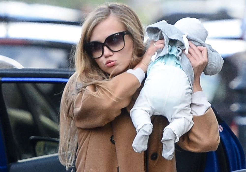 Agnieszka Kaczorowska z dzieckiem Agnieszka Kaczorowska z dzieckiem