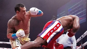 Vitor Belfort (z lewej) szybko rozprawił się z Evanderem Holyfieldem