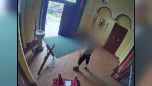 Atak na księdza i demolowanie kościoła zarejestrował parafialny monitoring  
