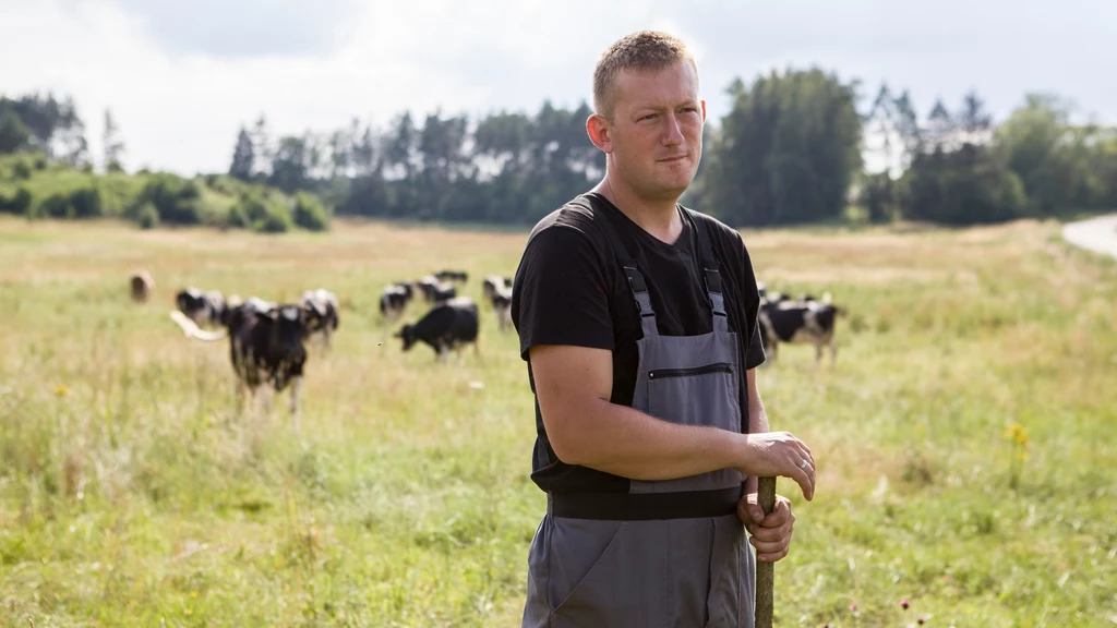 Michał wraz z Olkiem zajmą się ogradzaniem pastwiska