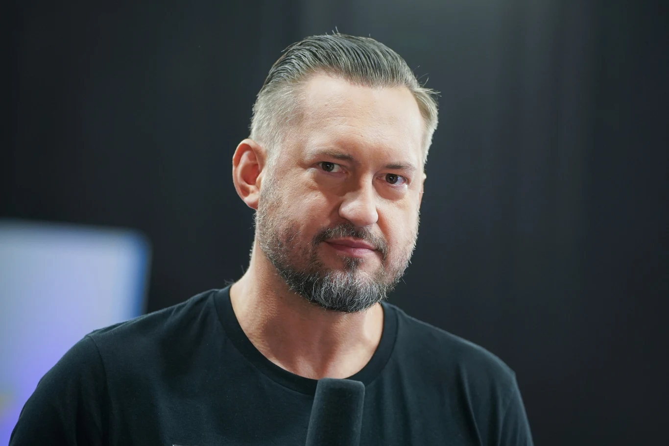 Jest współprowadzącym "Mam talent!" od początku programu Jest współprowadzącym "Mam talent!" od początku programu