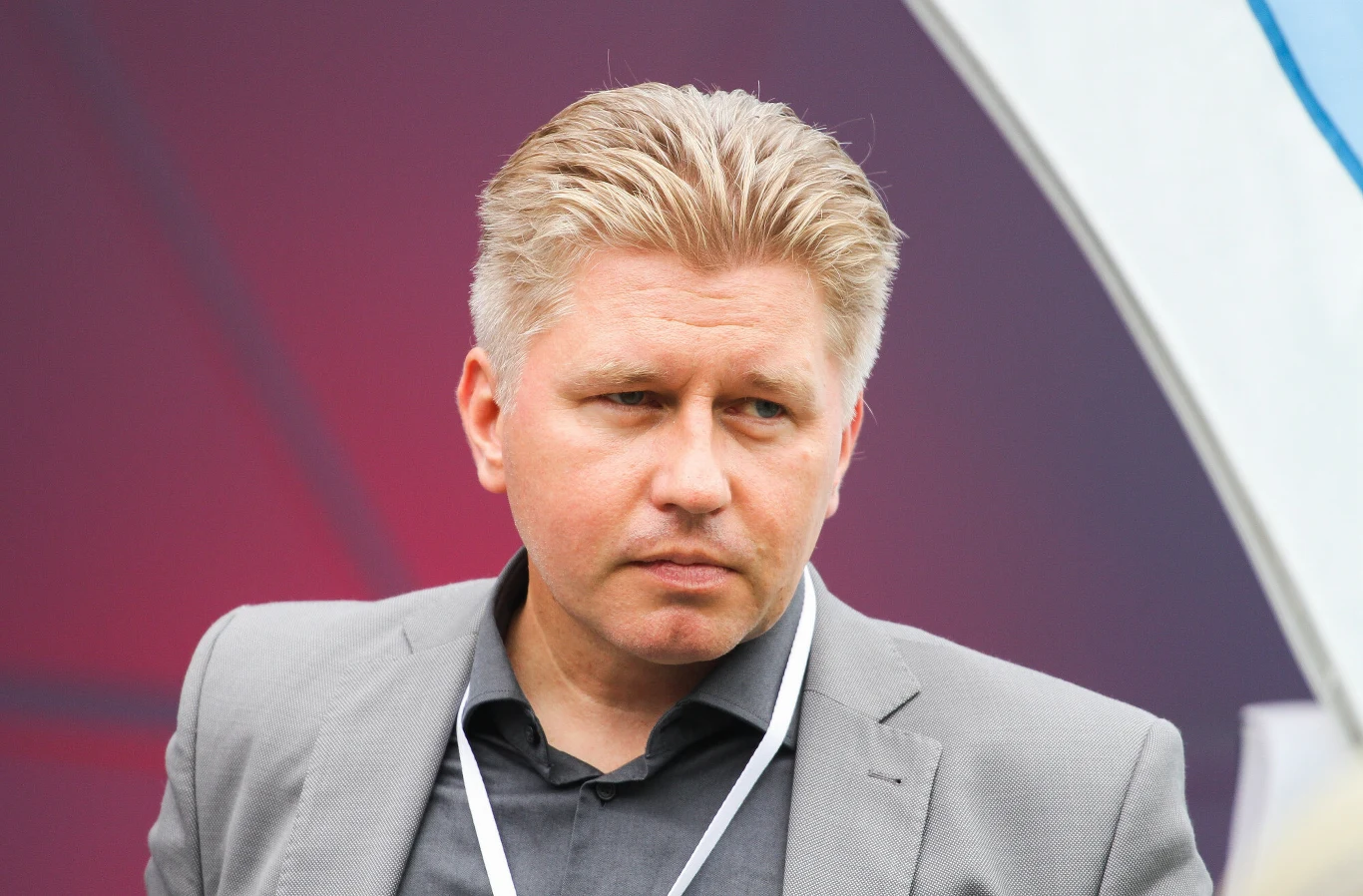 Prof. Marcin Matczak uważa, że "wychowujemy nasze dzieci głównie do posłuszeństwa, a zapominamy wychowywać je do buntu" Prof. Marcin Matczak uważa, że "wychowujemy nasze dzieci głównie do posłuszeństwa, a zapominamy wychowywać je do buntu"