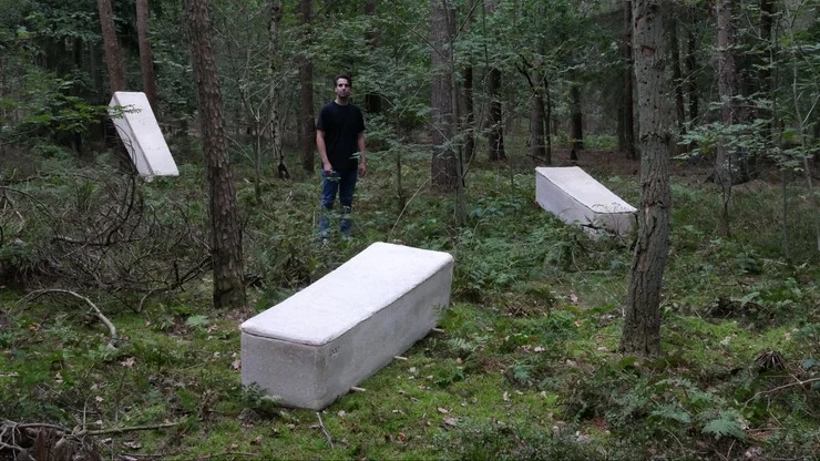 "Żywa trumna" z grzybnią to ekologiczna rewolucja na rynku funeralnym?
