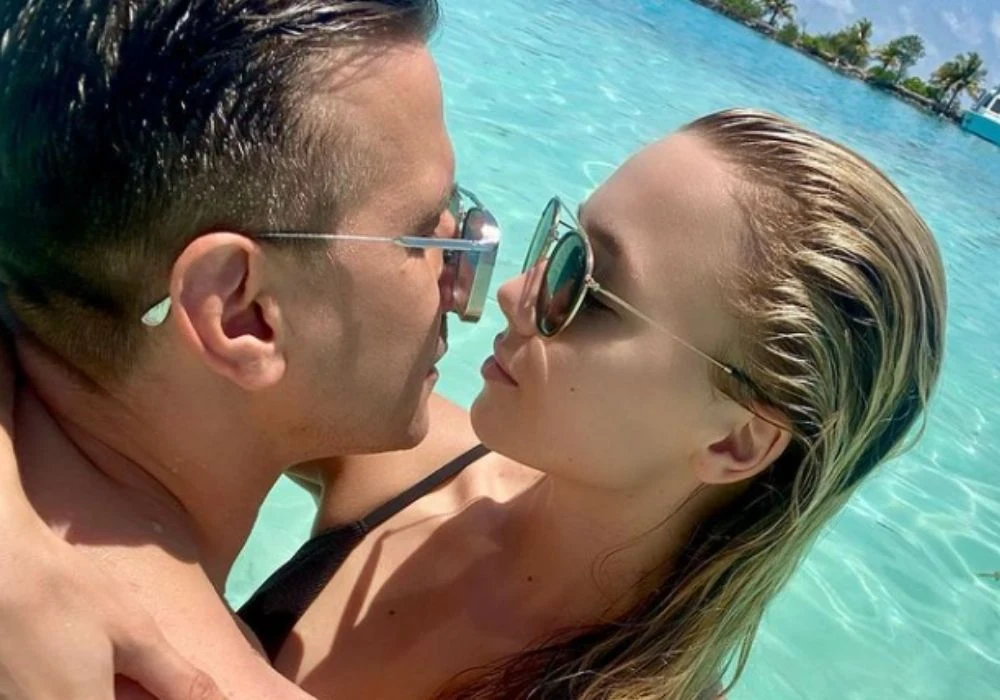 Tomasz Barański na wakacjach z ukochaną fot. Instagram (instagram.com/tomaszbaranskiofficial)