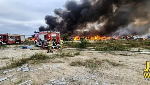 Pożar nielegalnego składowiska śmieci (Źródło: Facebook/Jawor998)