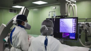 Koronarografia to badanie inwazyjne, które wiąże się z pewnym ryzykiem, ale które ratuje życie