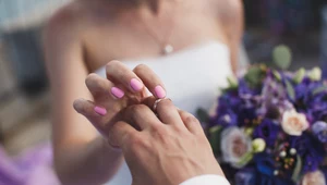 Zakochani często chcą, by data ślubu była wyjątkowa i kojarzyła się z wydarzeniem z przeszłości