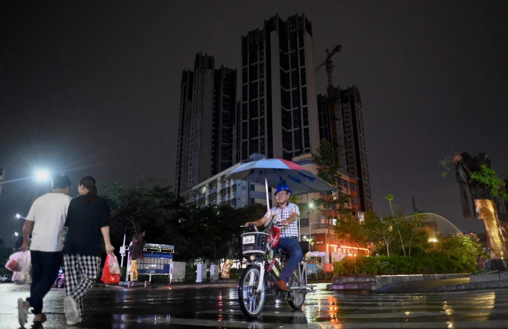 Cały dług dewelopera ocenia się na ponad 300 mld dolarów