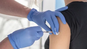 Spośród trzech zatwierdzonych szczepionek przeciwko COVID-19 w USA najbardziej skuteczna okazała się ta firmy Moderna