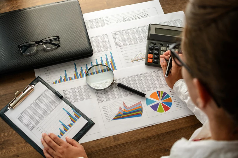 PwC stworzy 100 tys. nowych etatów i zainwestuje 12 mld dol.    
