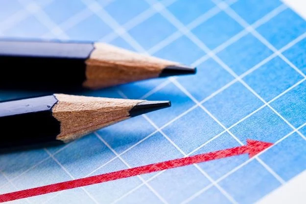 Zaobserwowano też wzrost wartości faktur przekazywanych do odzyskania. Od sierpnia ub.r. do sierpnia 2021 r. zwiększyła się ona o 1/3.