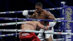 Anthony Joshua w walce z Kubratem Pulewem