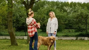 "Rolnik szuka żony 8": Marta Manowska przywiozła Kamili prawie 500 listów / fot. z oficjalnego profilu programu na Facebooku