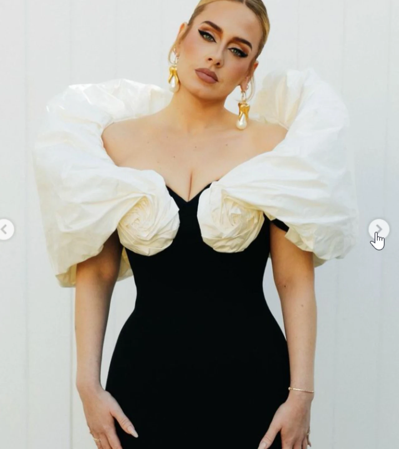 Adele, fot. https://www.instagram.com/schiaparelli/ Adele, fot. https://www.instagram.com/schiaparelli/