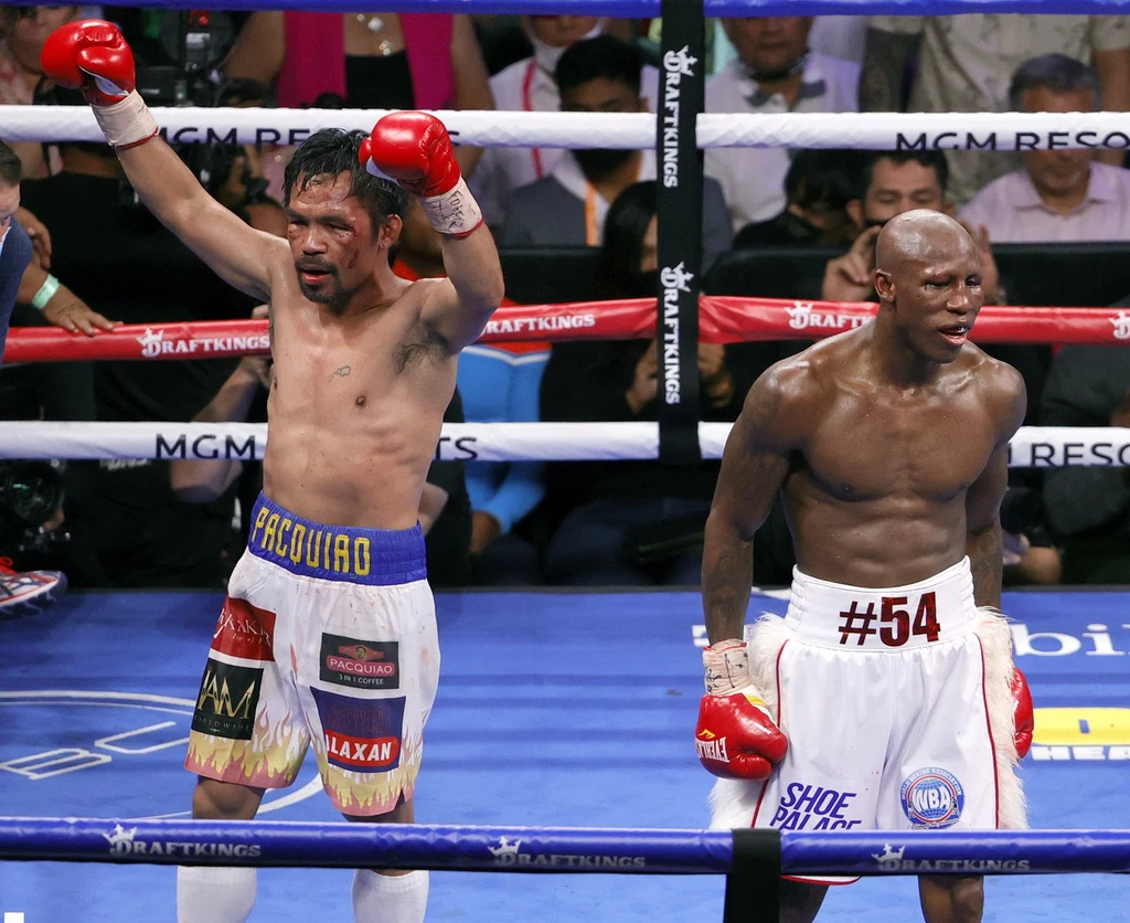 Manny Pacquiao (z lewej)