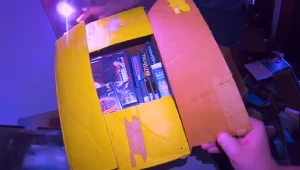 W tym pudełku znaleziono prawdziwe skarby / fot. youtube.com