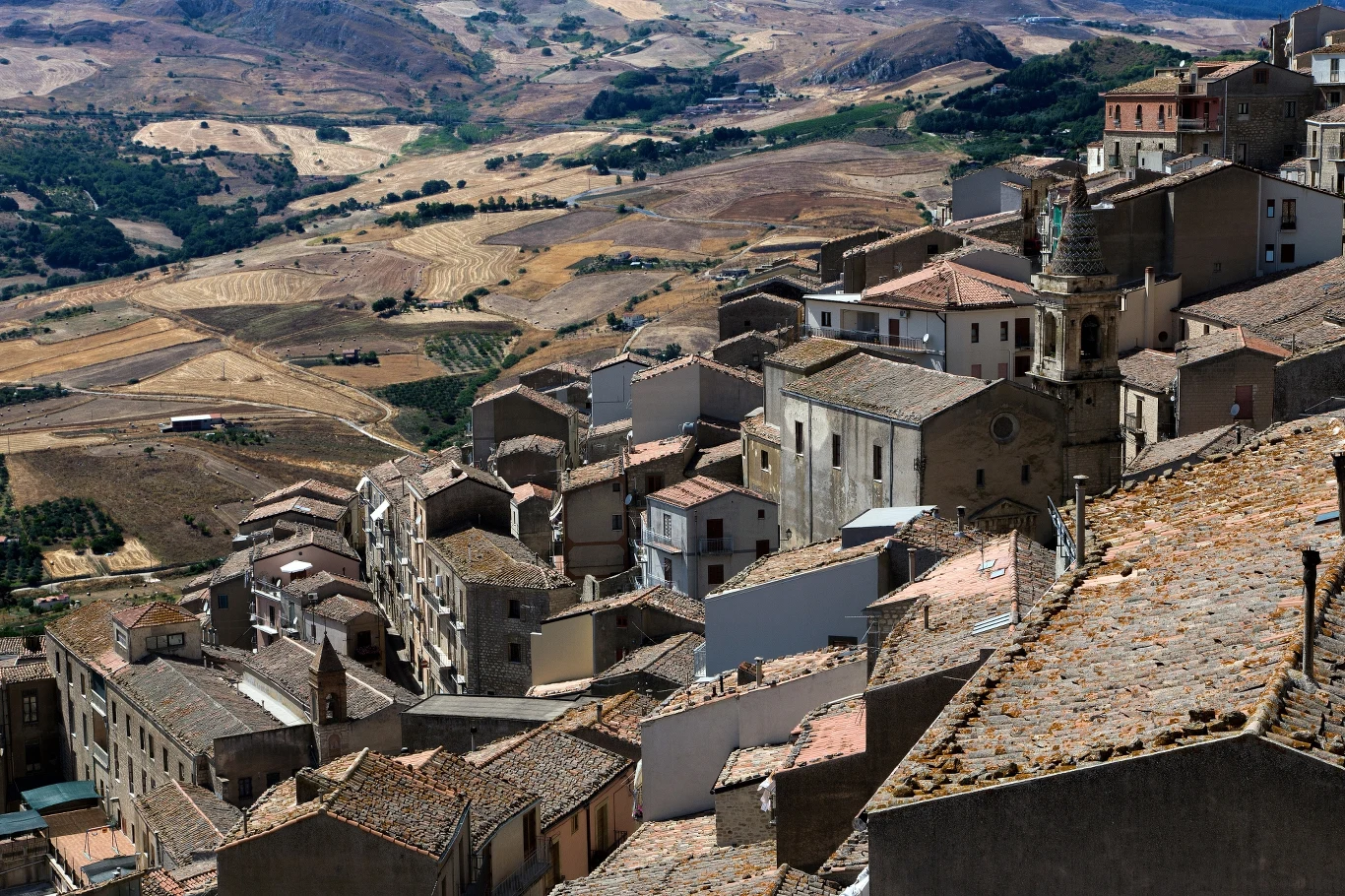 W Gangi zaczęto wyprzedawać domy za... jeden euro W Gangi zaczęto wyprzedawać domy za... jeden euro