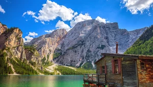 Jezioro Lago di Braies to "włoskie Morskie Oko". Kusi szmaragdową wodą!