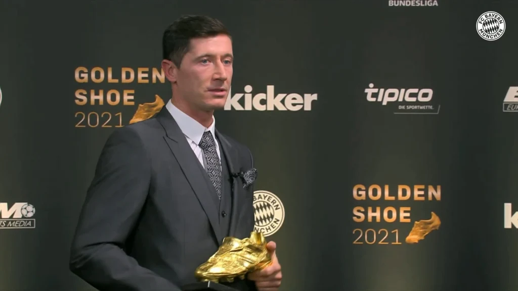 Robert Lewandowski ze Złotym Butem Robert Lewandowski ze Złotym Butem