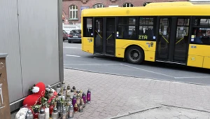 Miejsce, w którym autobus śmiertelnie potrącił kobietę w Katowicach