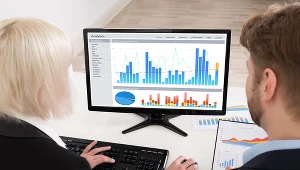 Mediana zarobków analityków biznesowych wynosi 7575 zł