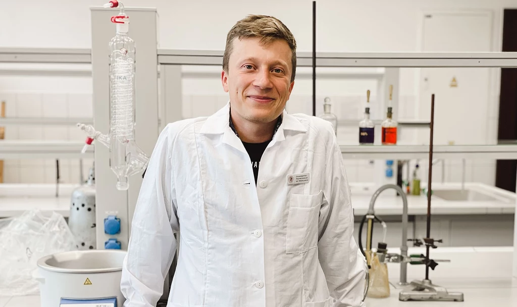 Zespół dr Piotra Biniarza chce wykorzystać naturalne mikroorganizmy do walki z zanieczyszczeniami plastiku. Fot. Uniwersytet Przyrodniczy we Wrocławiu