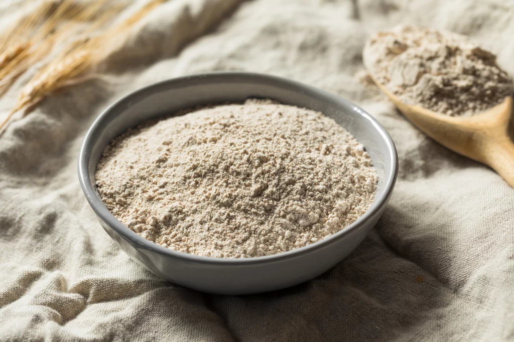 Mąka pełnoziarnista jest zdrowsza od białej, wysoko oczyszczonej mąki
