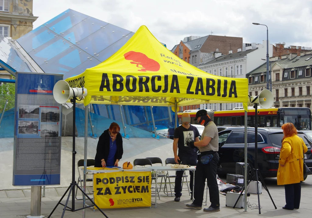 Pod projektem ustawy "Stop aborcji" zebrano ok. 130 tysięcy podpisów