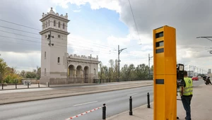 Fotoradary na zabytkowym moście robią zdjęcia