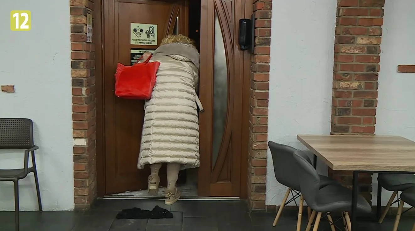 Magda Gessler podczas "Kuchennych rewolucji" w restauracji w Piekarach Śląskich