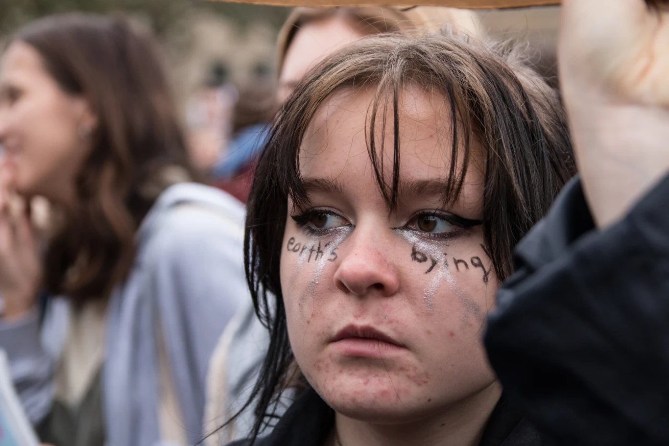Uczestniczka protestu klimatycznego w Poznaniu. Fot. Tomasz Kluczynski Uczestniczka protestu klimatycznego w Poznaniu. Fot. Tomasz Kluczynski