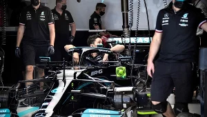 Bolid Lewisa Hamiltona