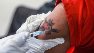 Socjolog mówi, że straszenie covidem nie zachęca już do szczepień