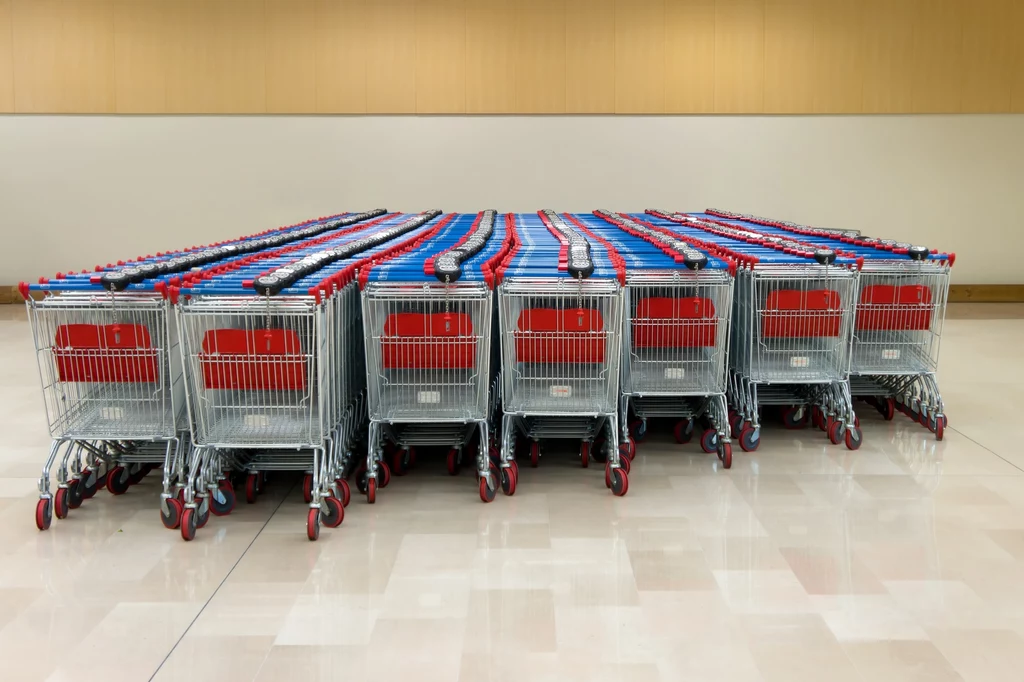 Wszystkie duże sieci dyskontowe pohandlują pomimo zakazu