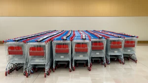 Wszystkie duże sieci dyskontowe pohandlują pomimo zakazu