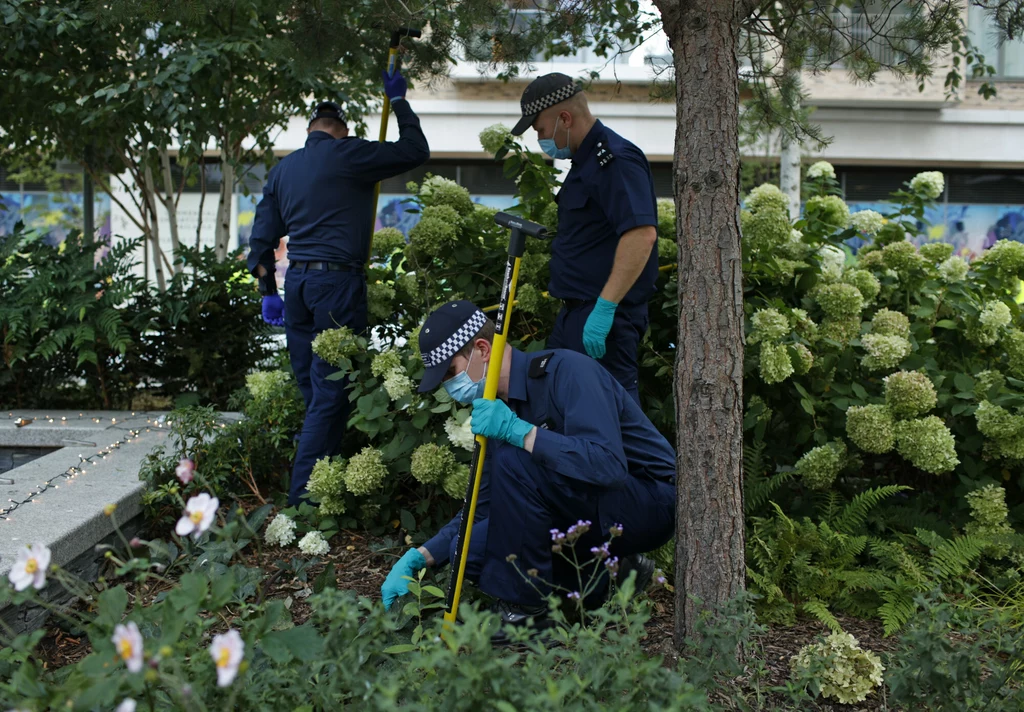 Policjanci podczas śledztwa w sprawie zabójstwa Sabiny Nessy Policjanci podczas śledztwa w sprawie zabójstwa Sabiny Nessy