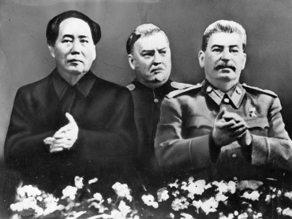 Mao Tse-tungiem, Nikołaj Aleksandrowicz Bułganin i Józef Stalin